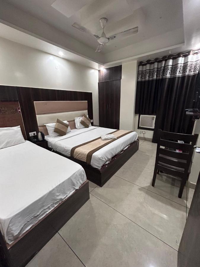 Hotel Square Plaza At Airport Új-Delhi Kültér fotó
