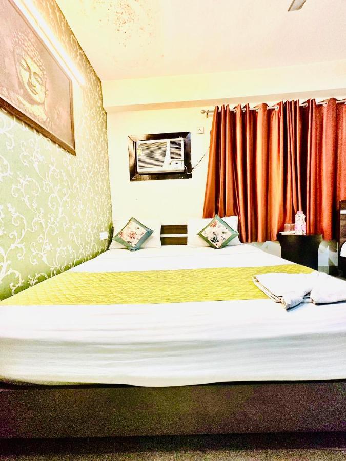 Hotel Square Plaza At Airport Új-Delhi Kültér fotó