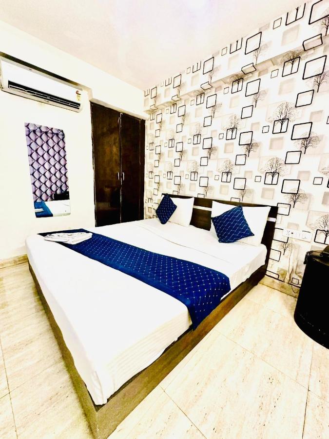 Hotel Square Plaza At Airport Új-Delhi Kültér fotó